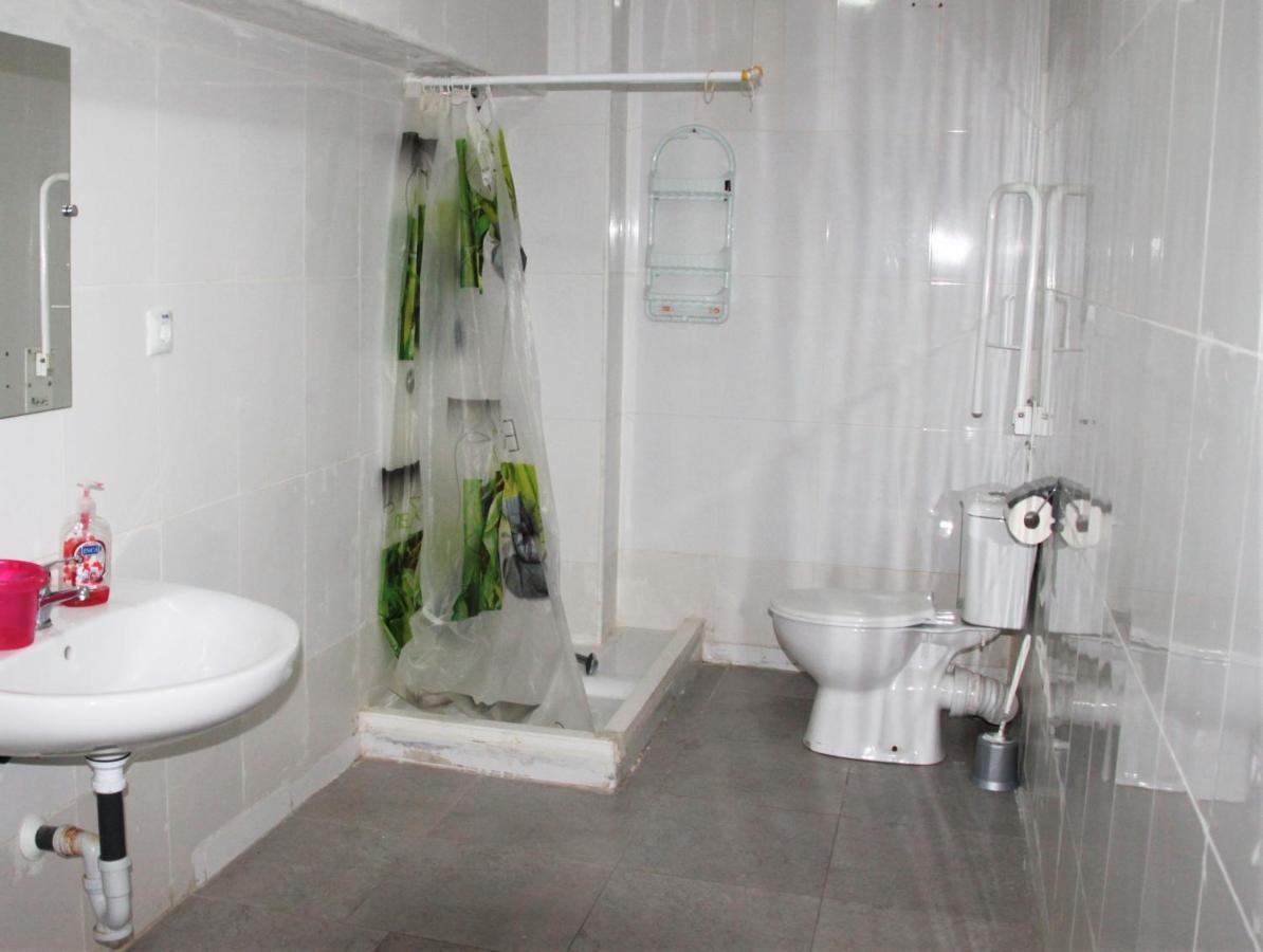 Pension La Lambra Azul อาลิกันเต ภายนอก รูปภาพ