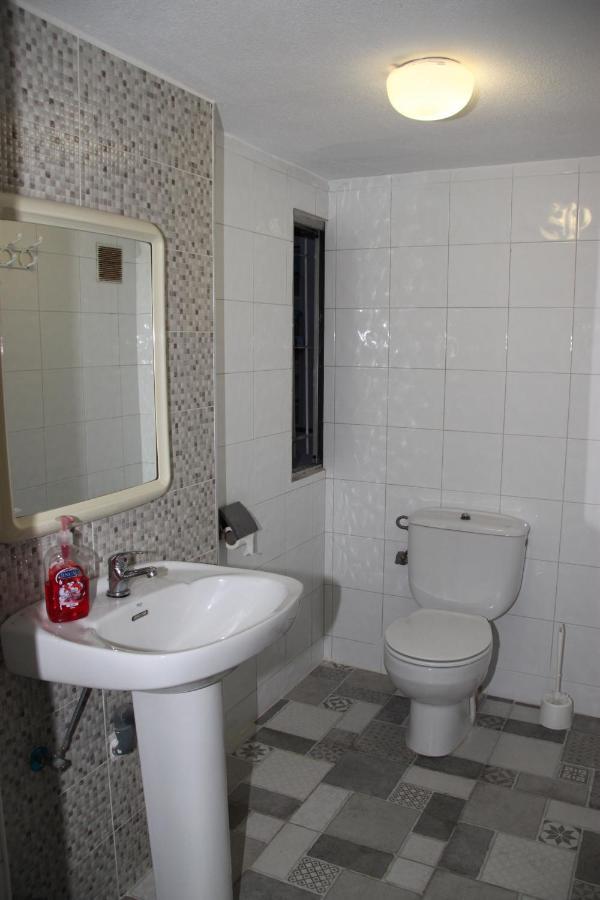 Pension La Lambra Azul อาลิกันเต ภายนอก รูปภาพ
